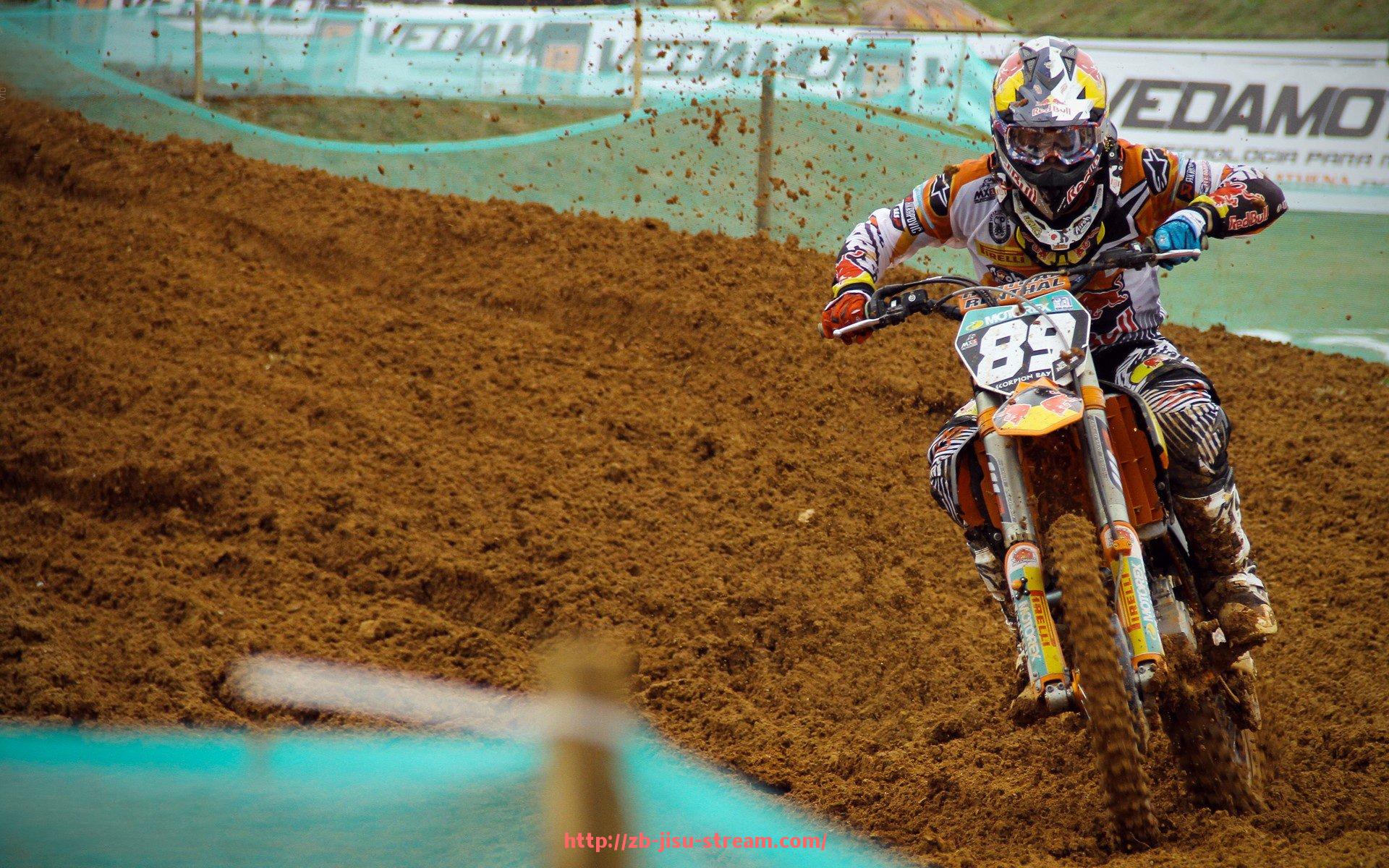 极速直播-欧冠赛特点剖析：战术风格与技术趋势解析